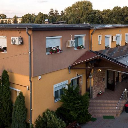 Hotel Tranzit Odorheiu Secuiesc Dış mekan fotoğraf