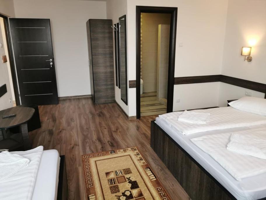 Hotel Tranzit Odorheiu Secuiesc Dış mekan fotoğraf
