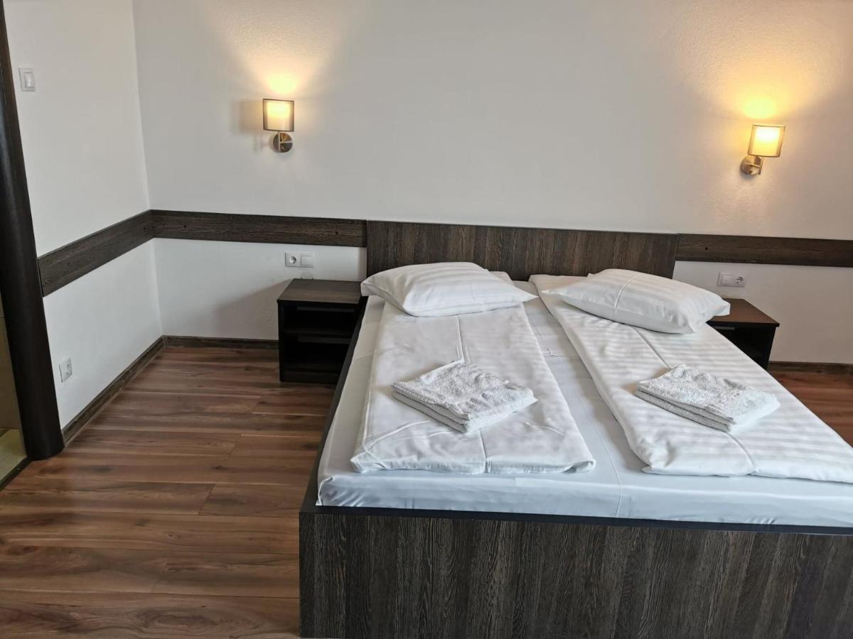 Hotel Tranzit Odorheiu Secuiesc Dış mekan fotoğraf