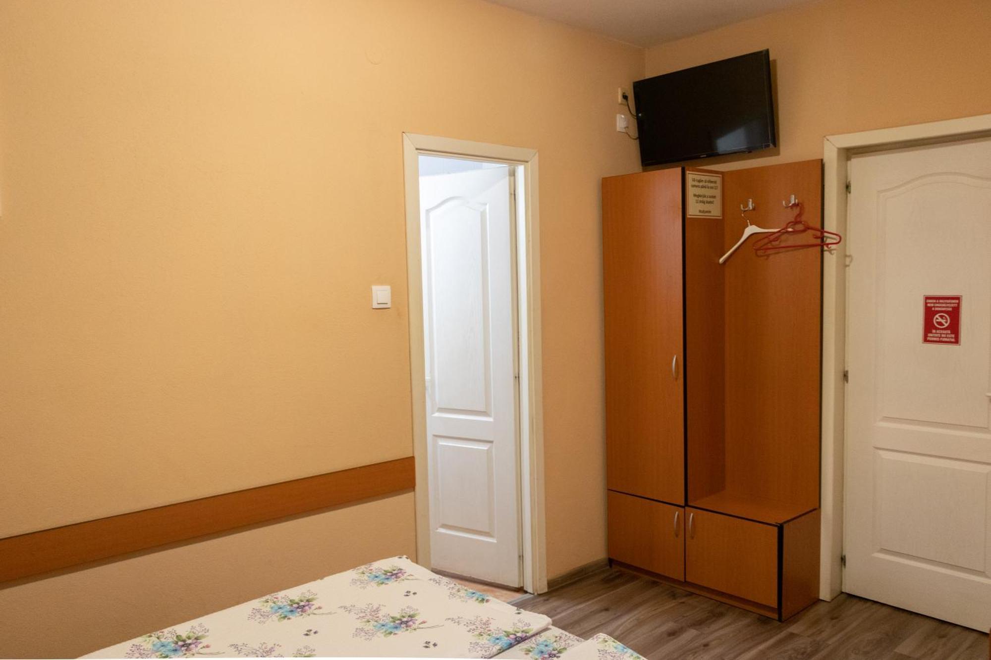 Hotel Tranzit Odorheiu Secuiesc Dış mekan fotoğraf