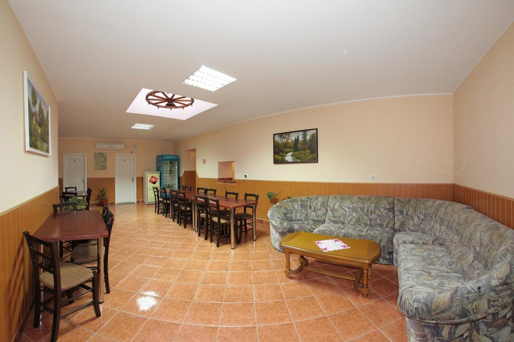 Hotel Tranzit Odorheiu Secuiesc Dış mekan fotoğraf