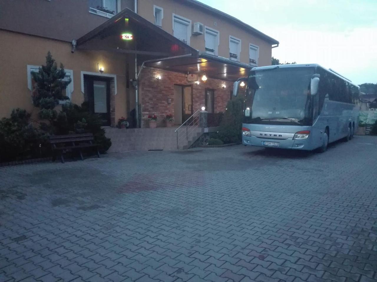 Hotel Tranzit Odorheiu Secuiesc Dış mekan fotoğraf